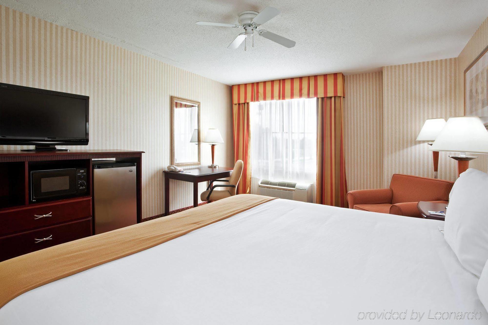 Holiday Inn Express Wixom By Ihg Quarto foto